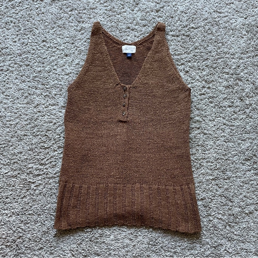 NWT Universal Thread Brown V-Neck Sleeveless Top